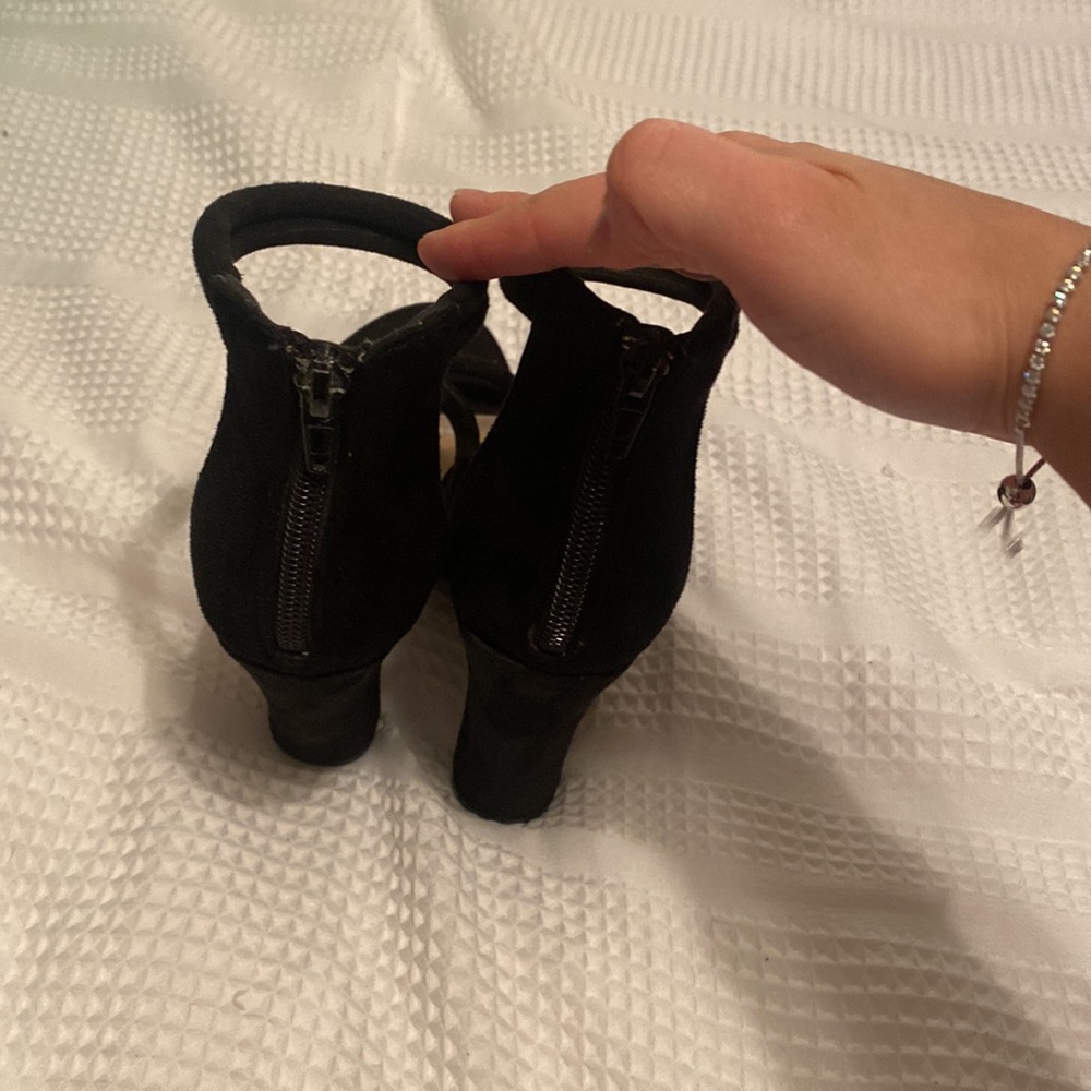 Heels - Picture 6 of 6